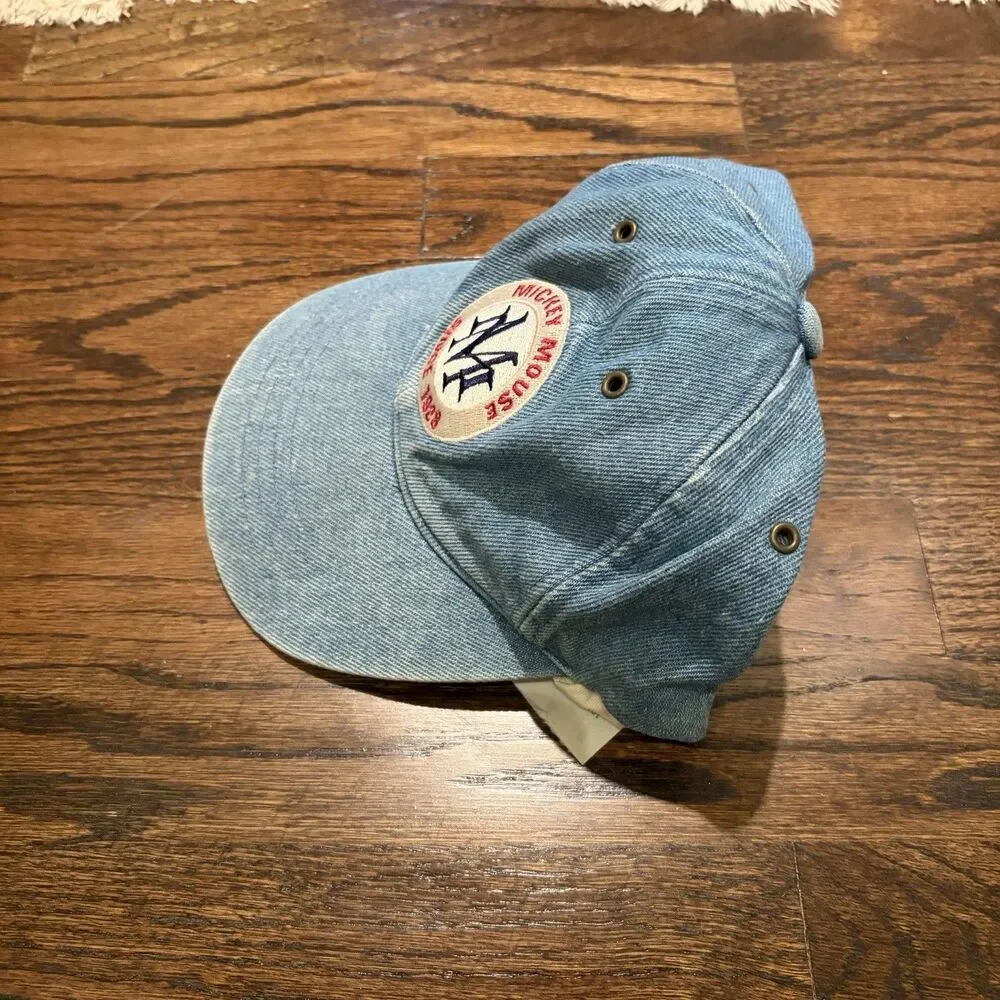 Disney Land Denim Jeans Mickey Mouse Goofy Hat Since 1928 Good Condition